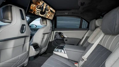 BMW 2024 BMW i7 Interior