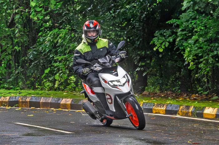 Aprilia SR 175 corner shot Aprilia SR 175 corner shot
