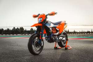 2026 ktm 690 SMC R
