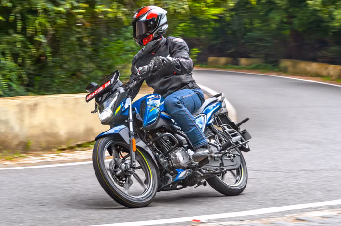 Hero Glamour X cornering shot