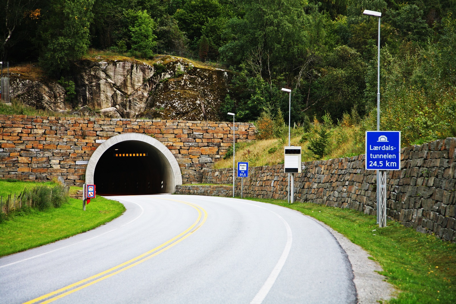 Lærdal Tunnel, Norway – 15.23 miles (24.51km)