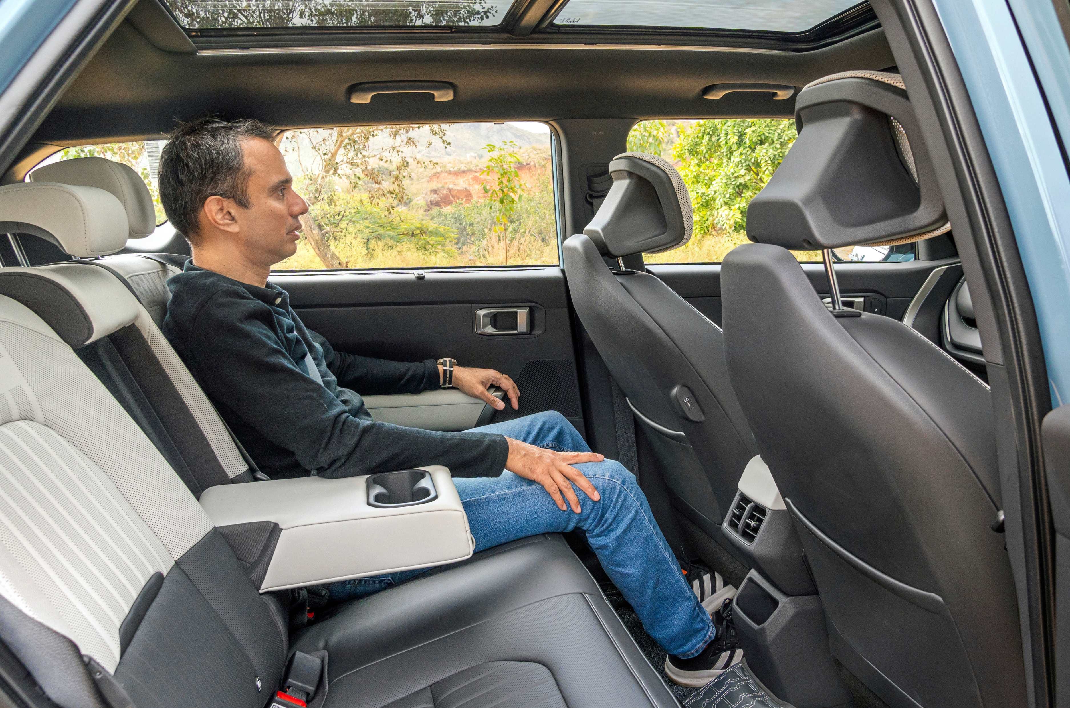 2026 Kia Seltos rear seats