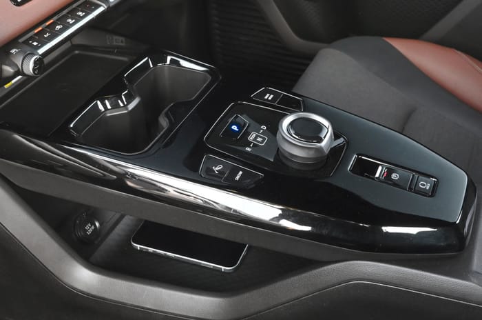 Maruti e Vitara centre console