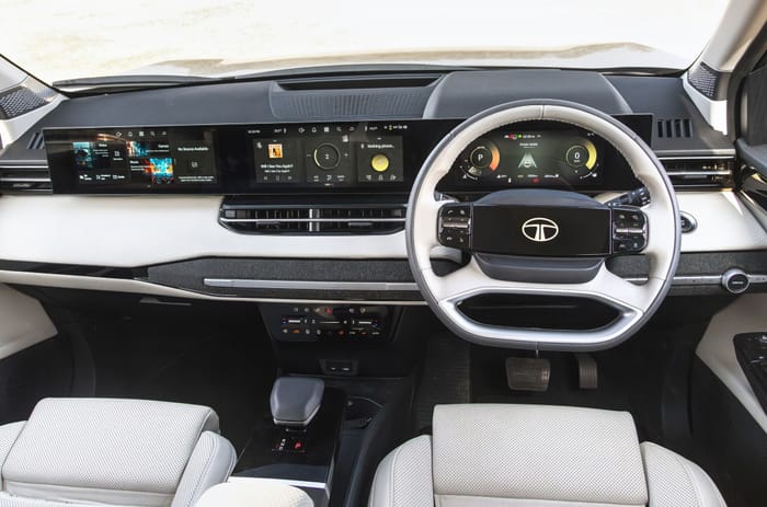 Tata Sierra interior and dashboard