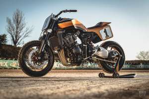 Honda Garage Dreams: A CB1000R tracker customized by Comercial Impala of Barcelona.